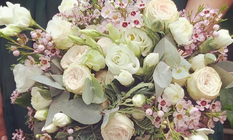 Bouquet de mariée champêtre rose et blanc